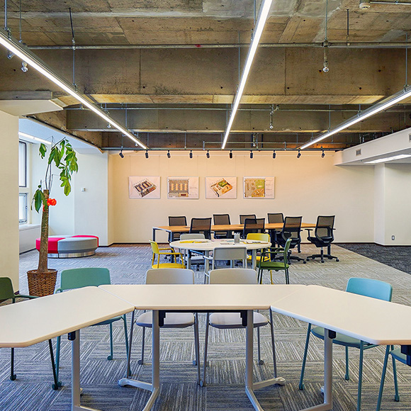 開放的なオフィス空間